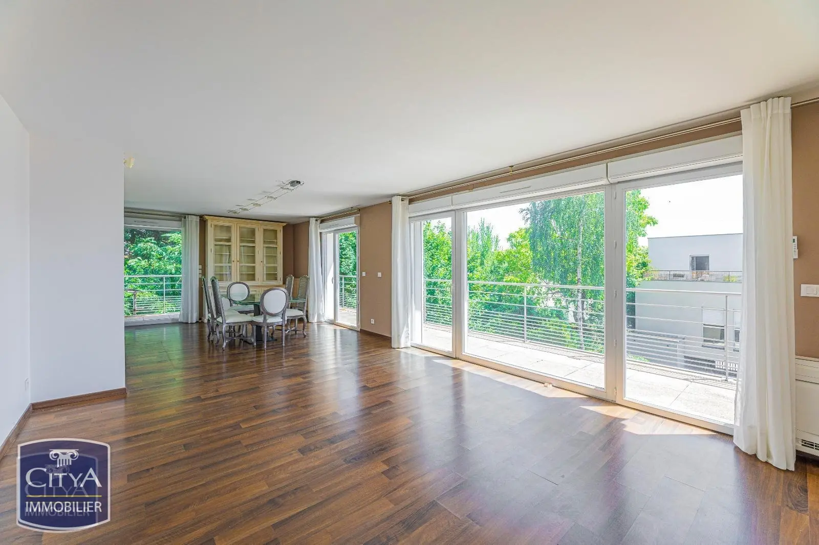 Photo 2 Appartement 6 pièces 120m²