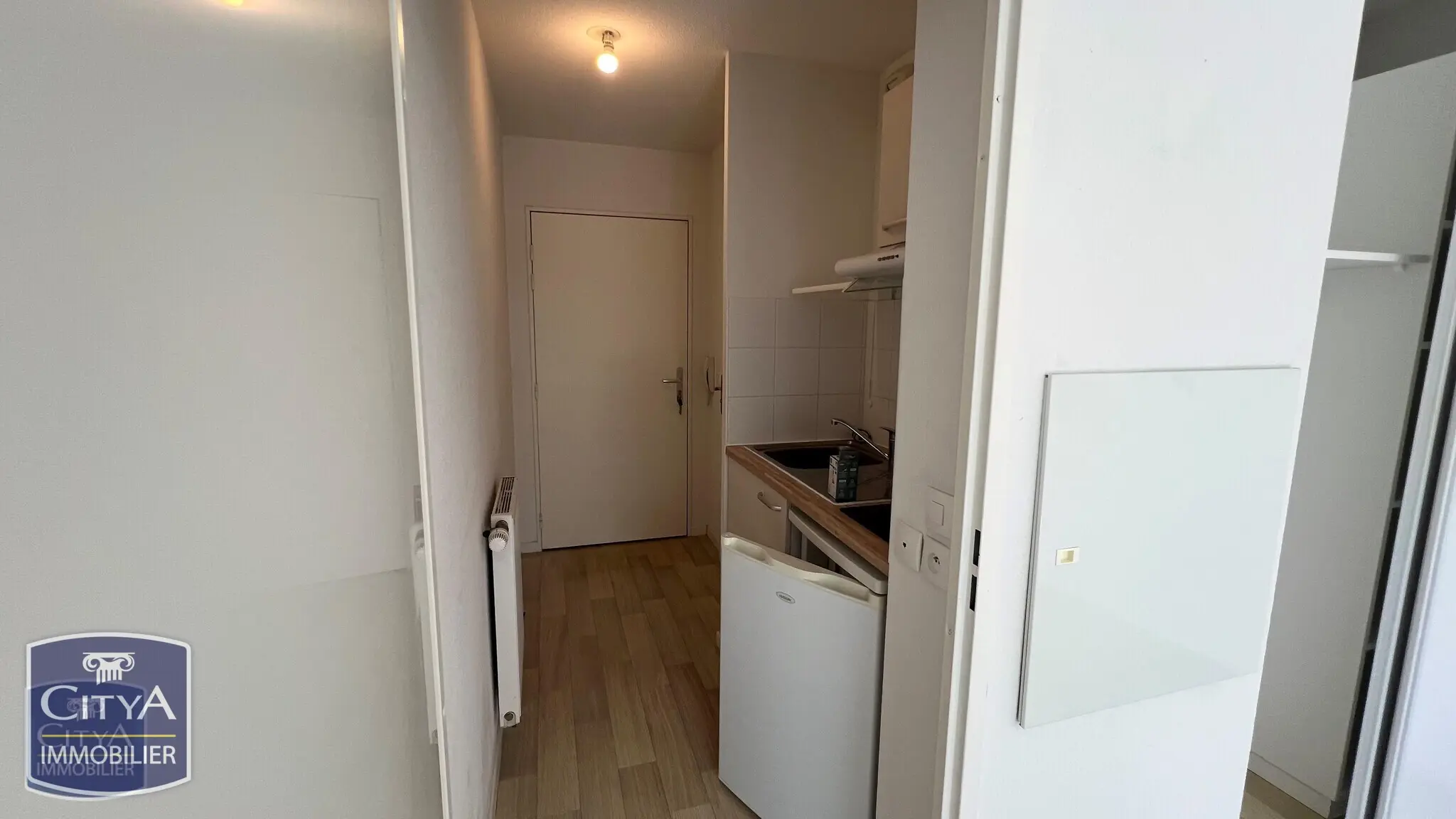 Photo 2 Appartement 1 pièce 193.31m²