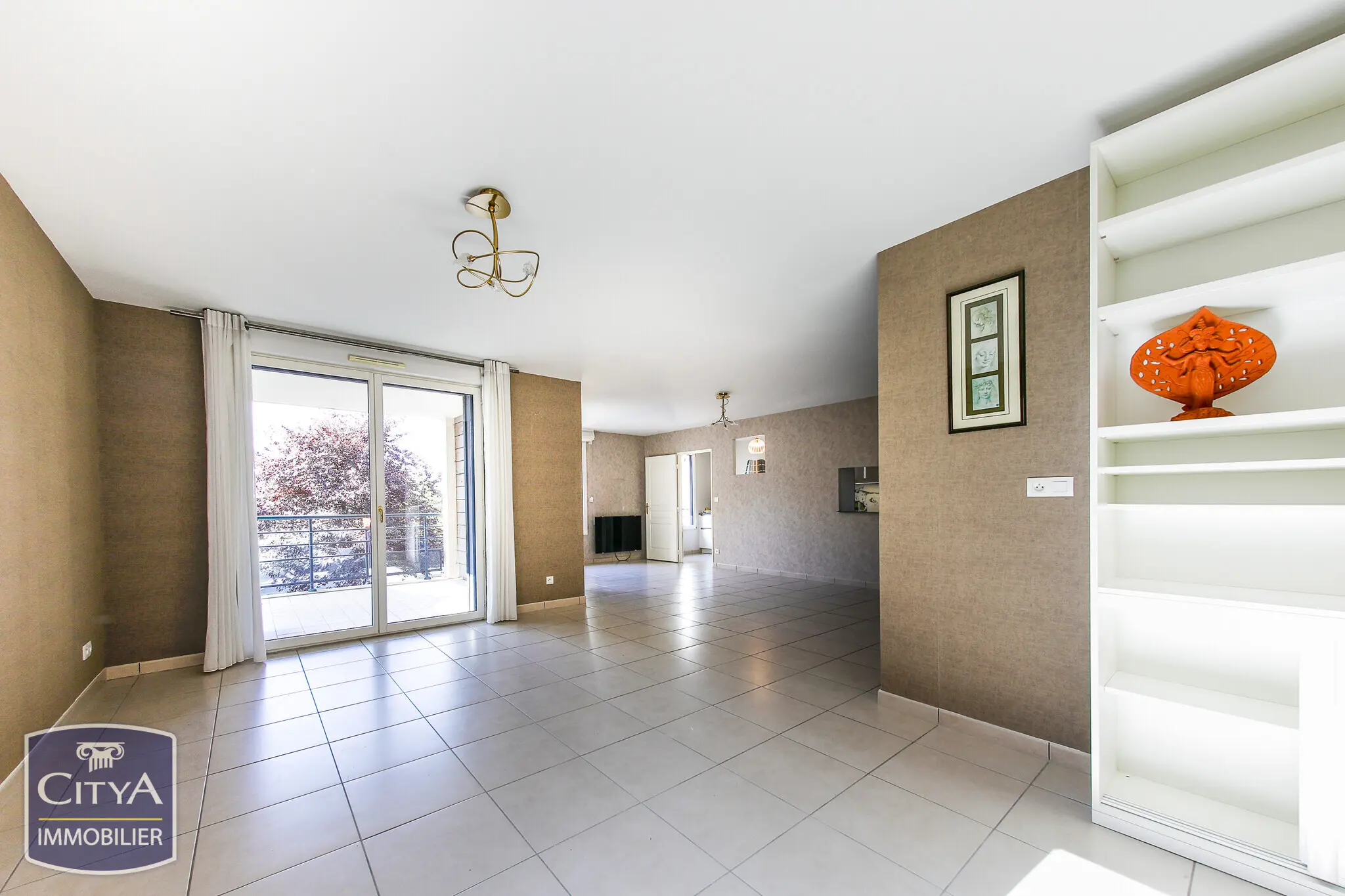 Photo 1 Appartement 4 pièces 131.91m²