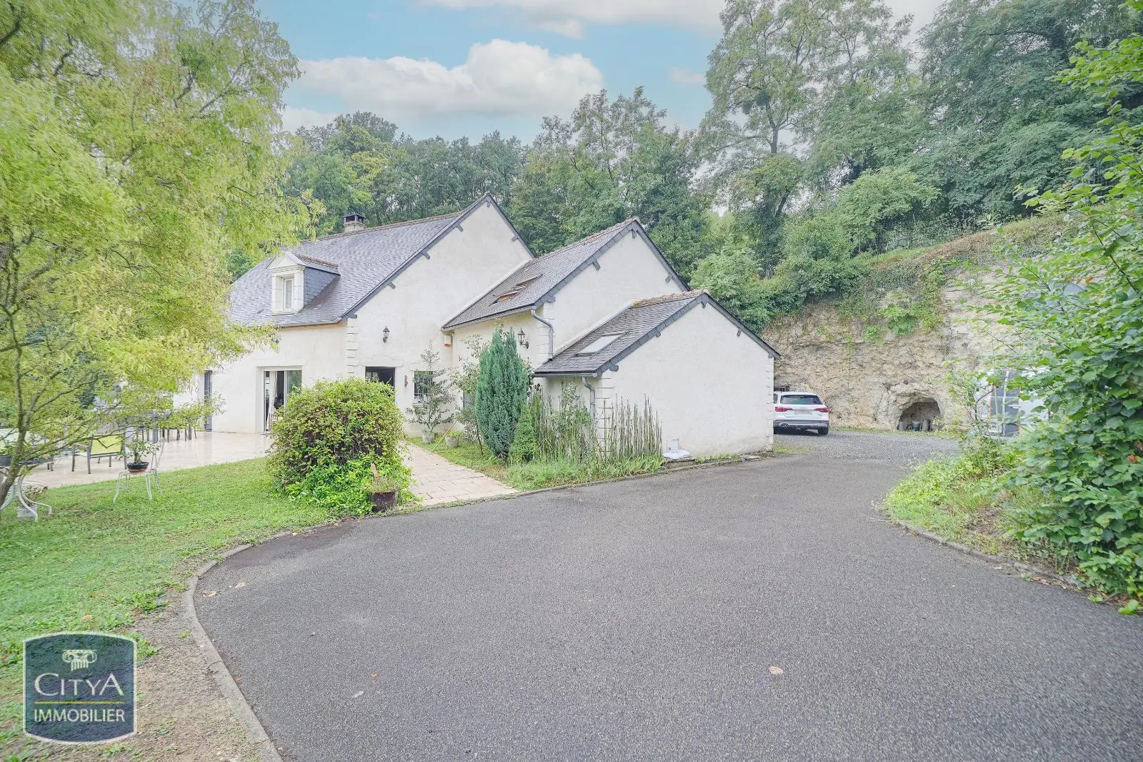 Photo 1 Maison 8 pièces 185m²