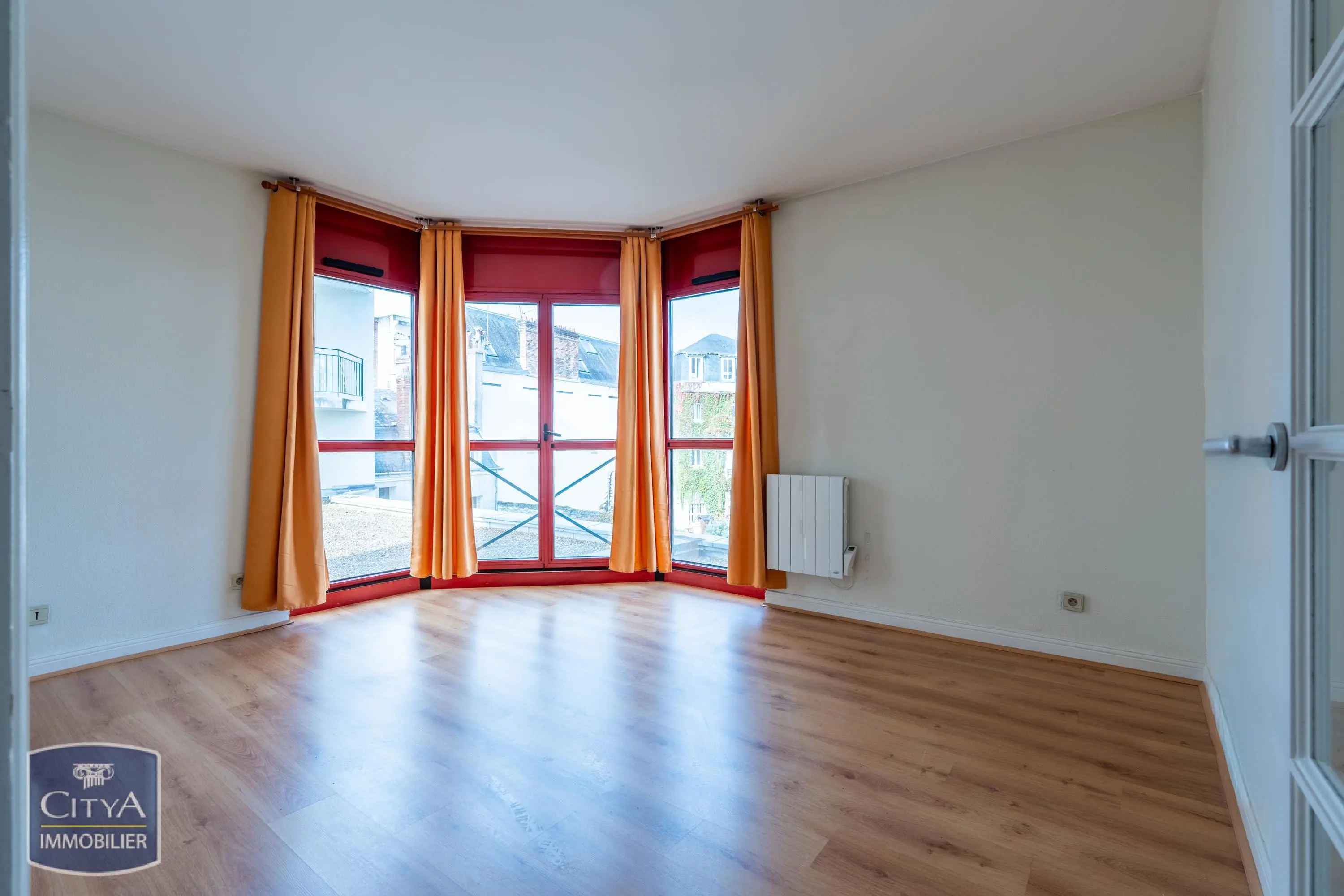 Photo 1 Appartement 1 pièce 32m²