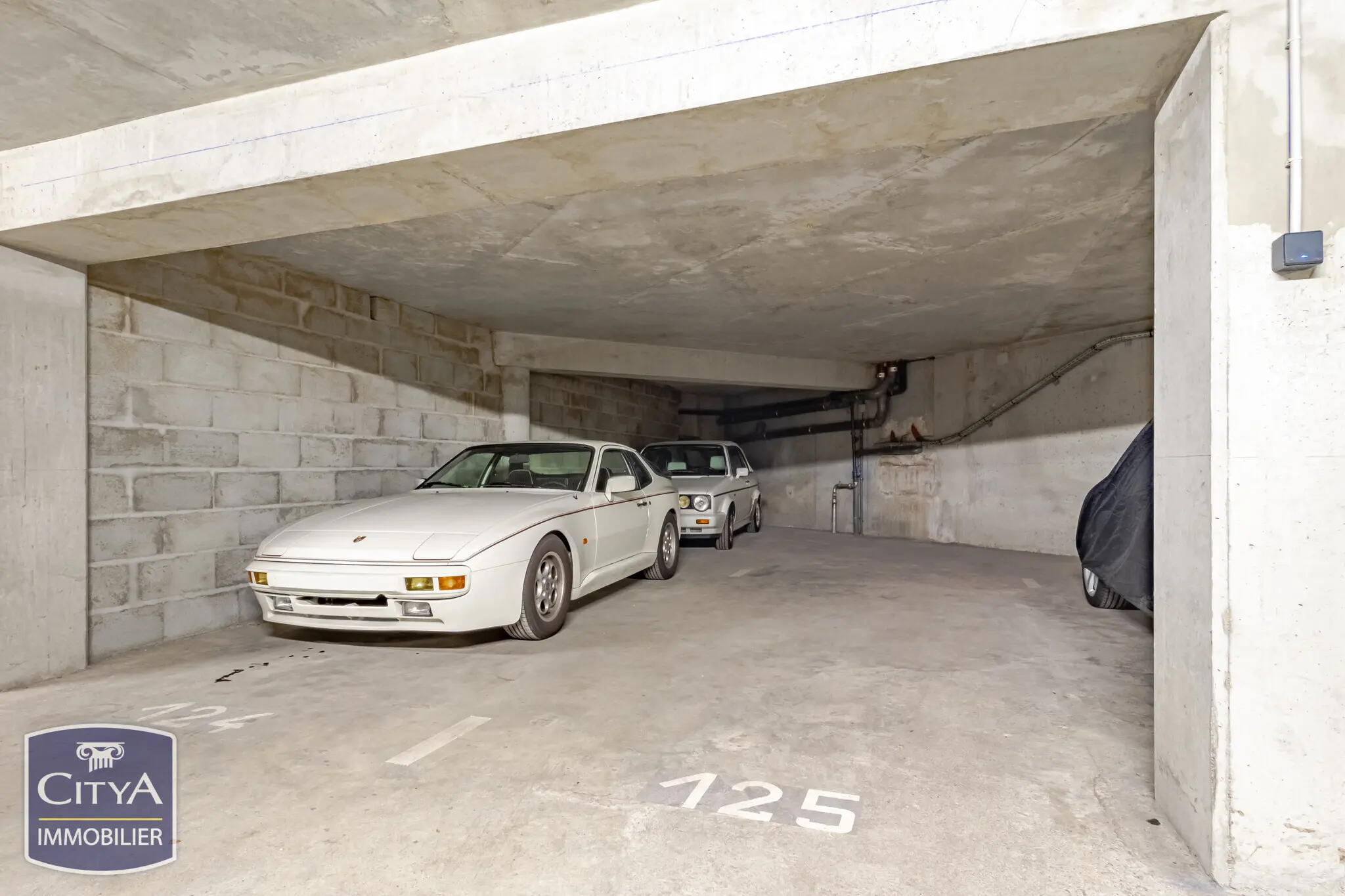 Photo 1 Parking 12m²