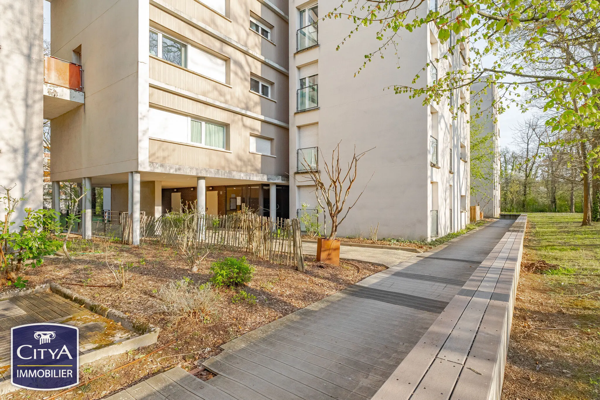 Photo 1 Appartement 1 pièce 32m²
