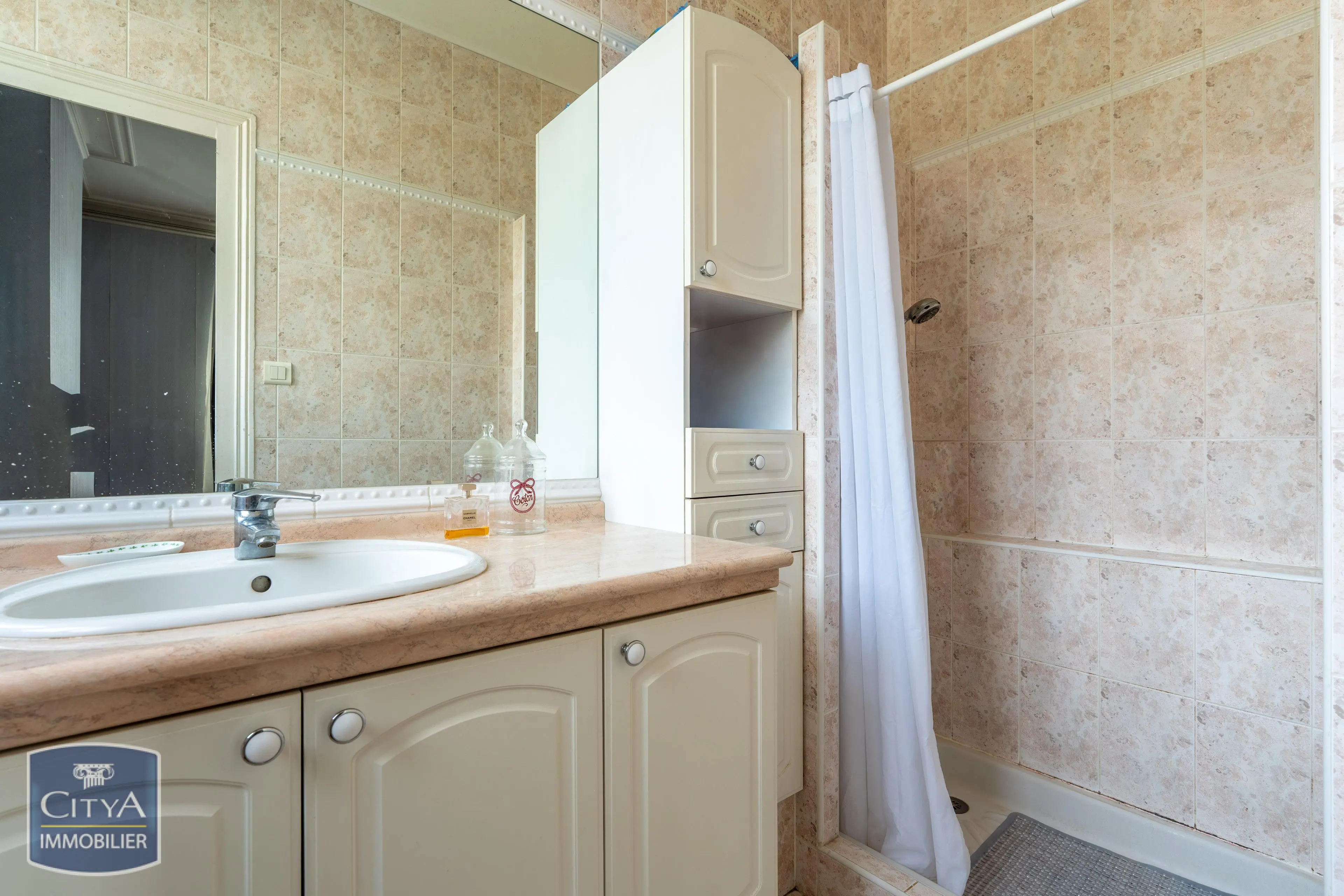 Photo 10 Maison 10 pièces 200m²