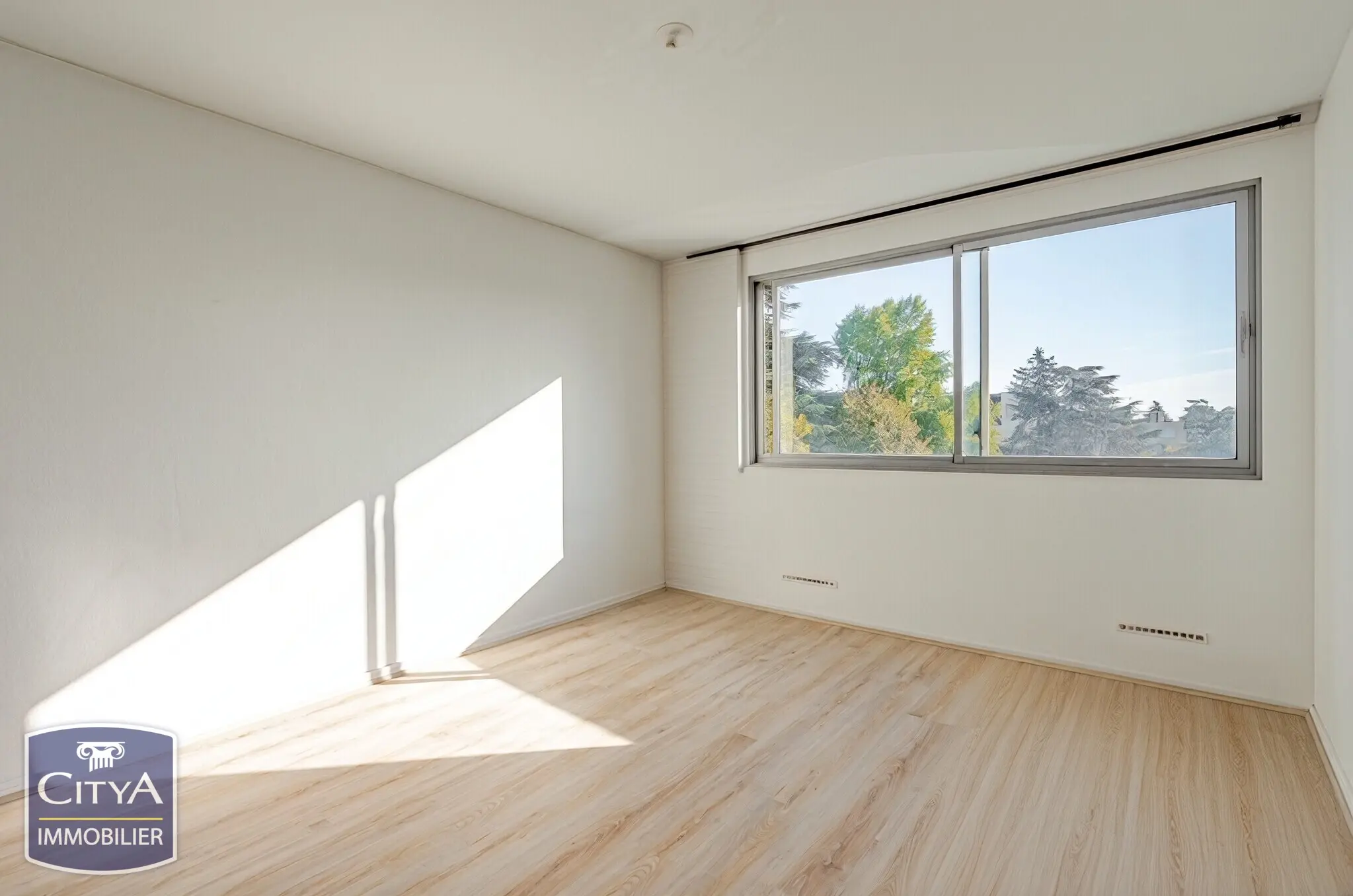 Photo 1 Appartement 1 pièce 24.76m²