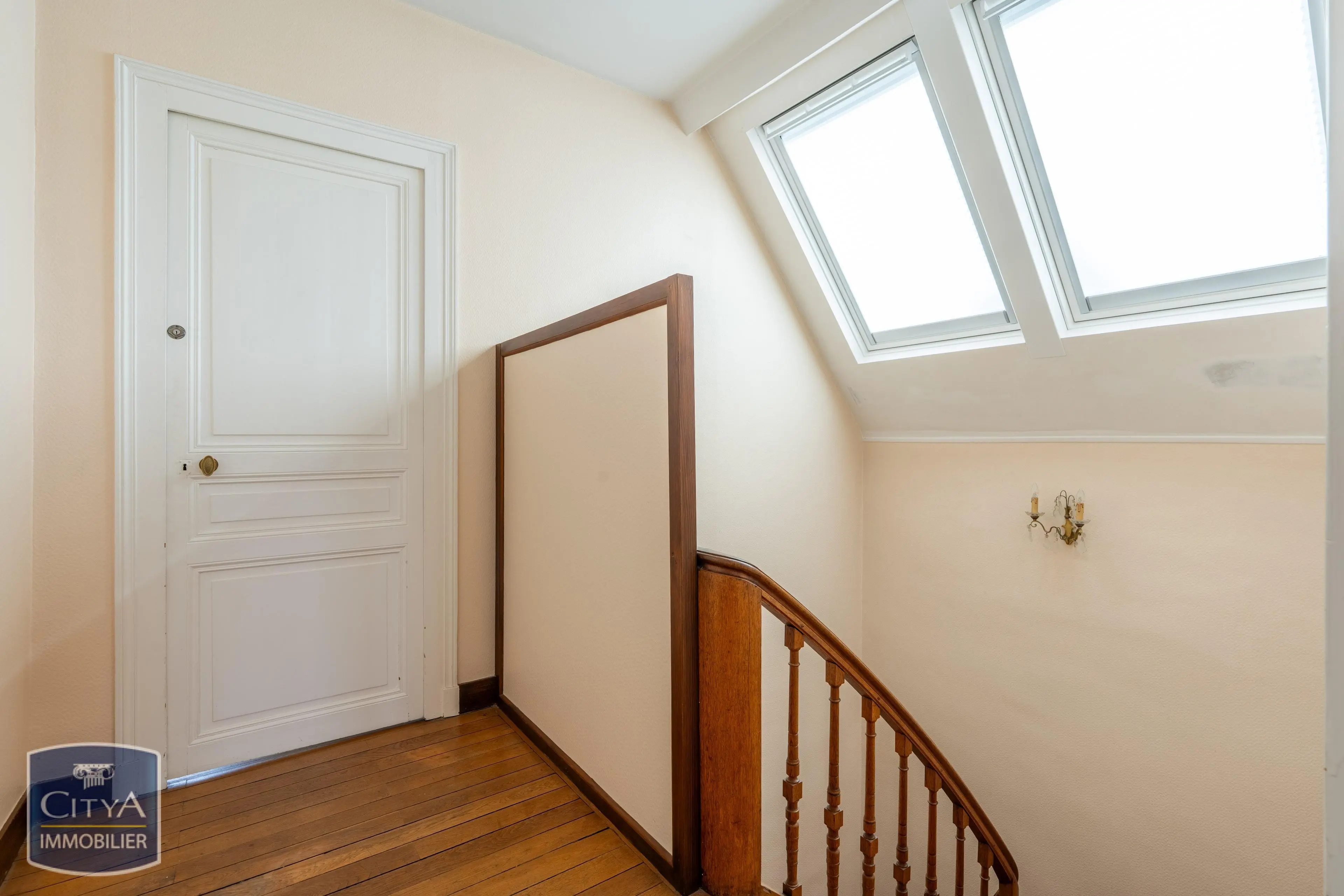 Photo 11 Maison 10 pièces 200m²