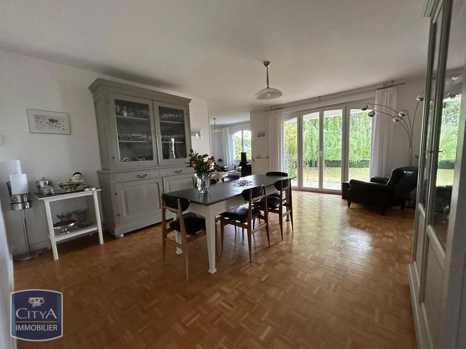 Photo 1 Maison 9 pièces 187m²