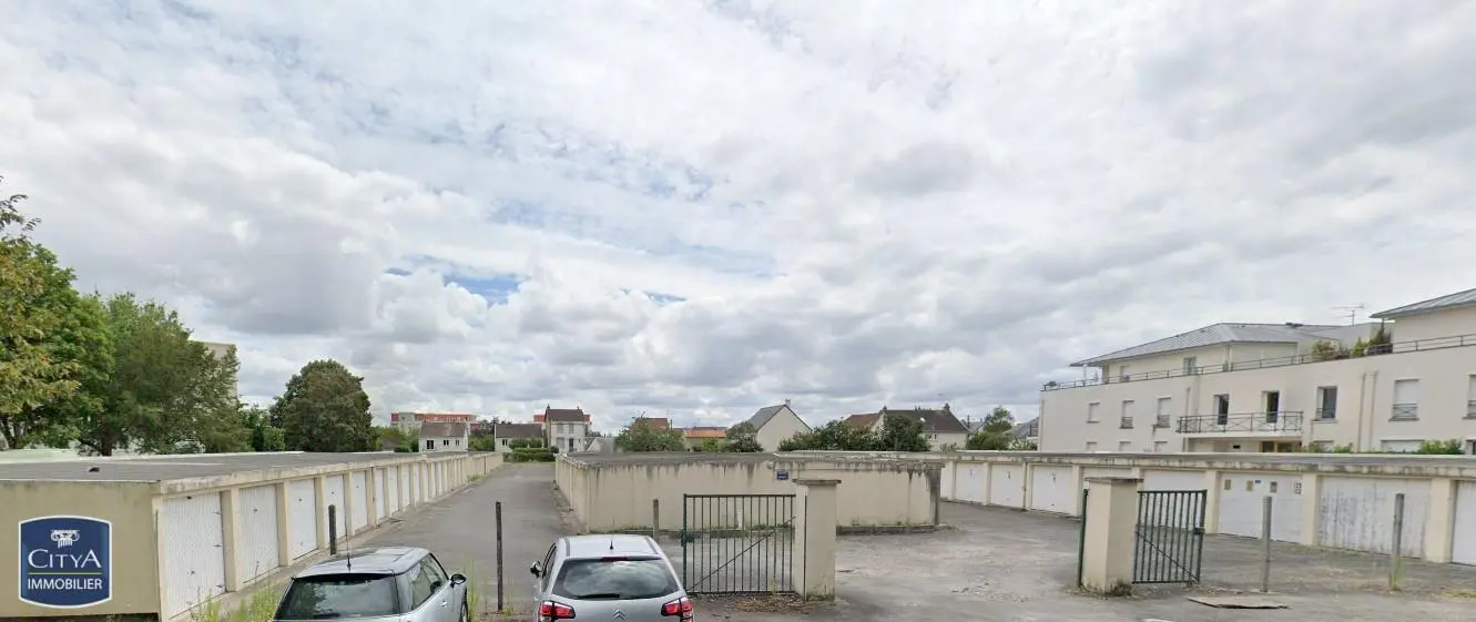 Photo 1 Parking