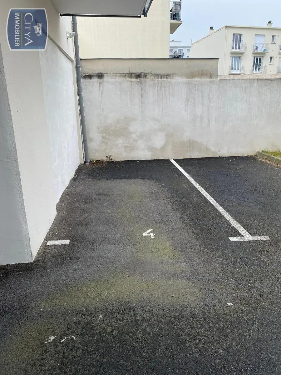 Photo 1 Parking