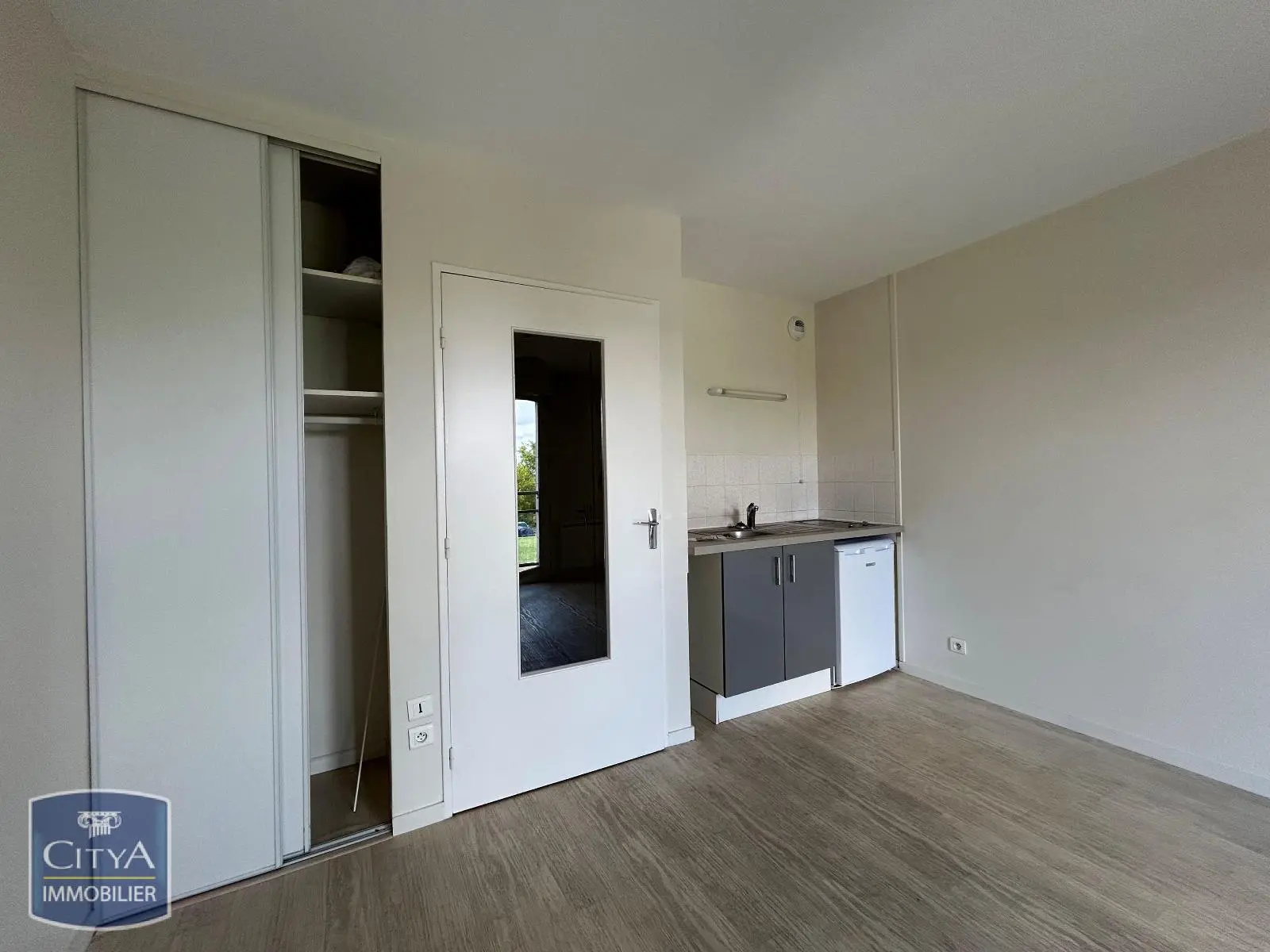 Photo 2 Appartement 1 pièce 22.39m²