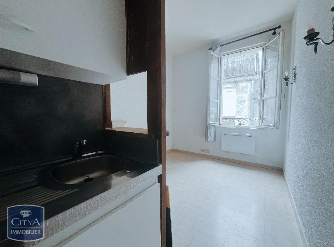 Photo 2 Appartement 1 pièce 16.16m²