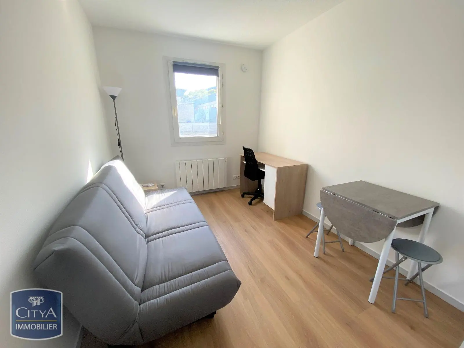 Photo 1 Appartement 1 pièce 12.8m²