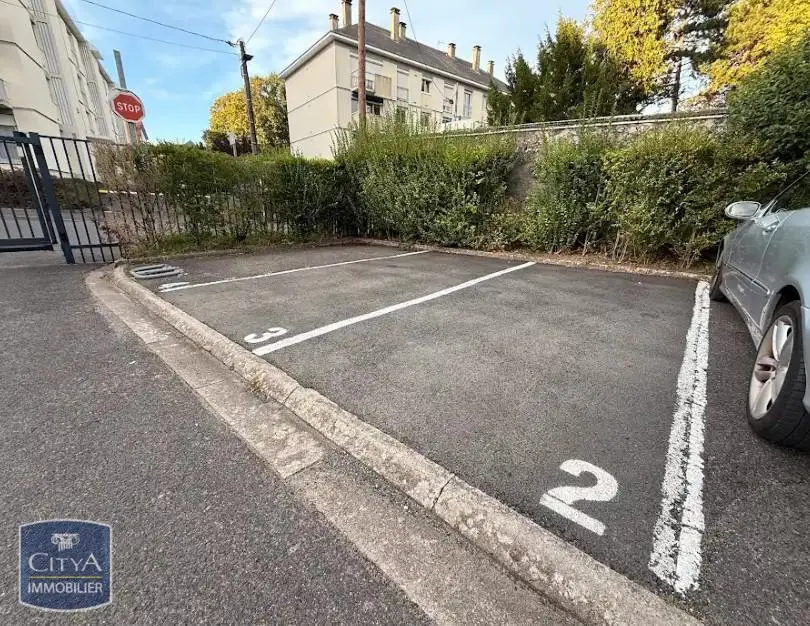 Photo 3 Parking