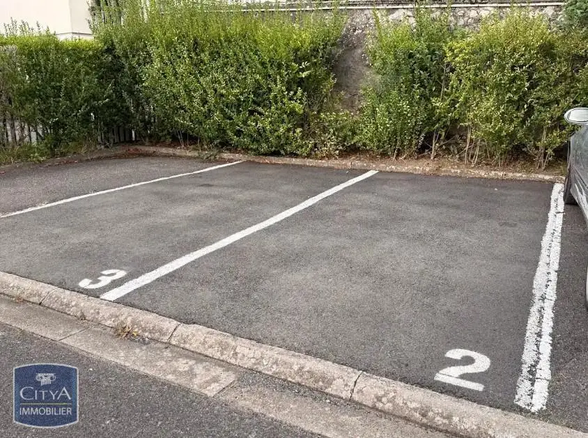 Photo 1 Parking