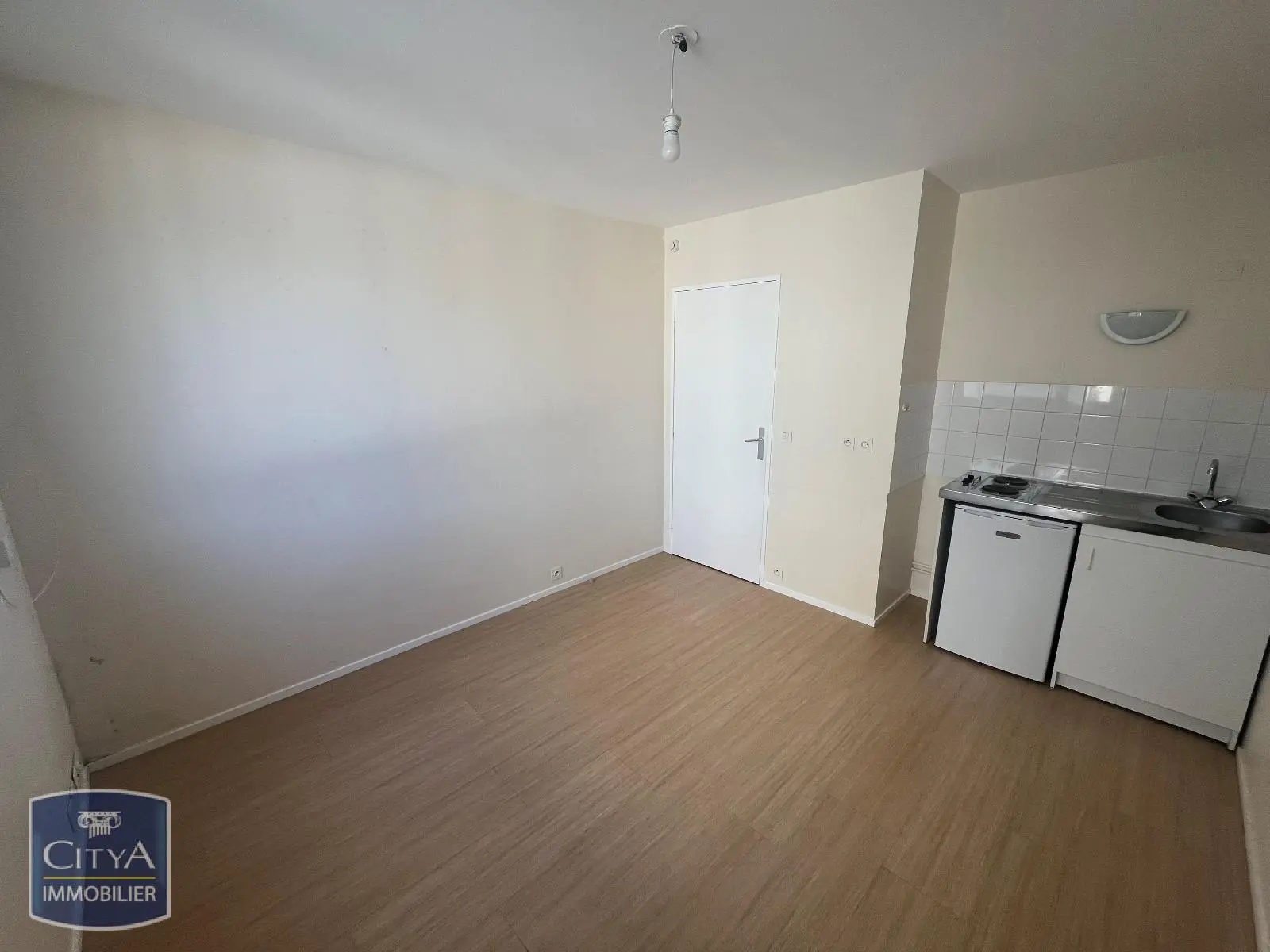 Photo 1 Appartement 1 pièce 17.37m²