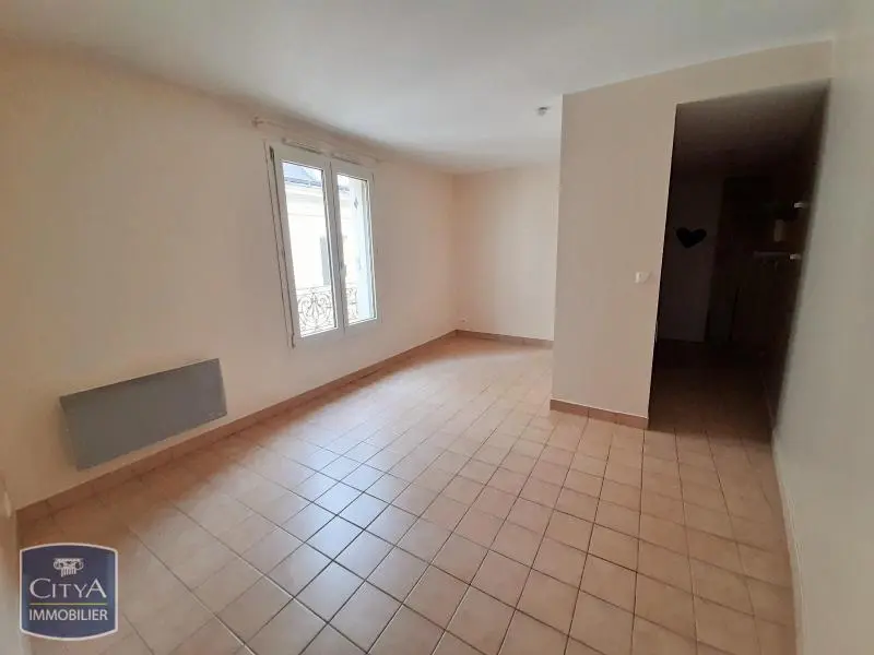 Photo 1 Appartement 1 pièce 22.89m²