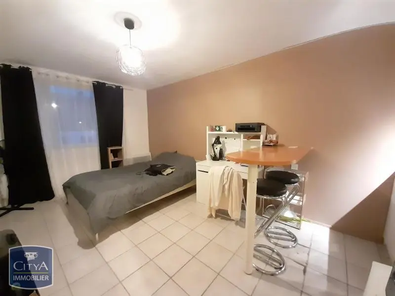 Photo 2 Appartement 1 pièce 23.78m²