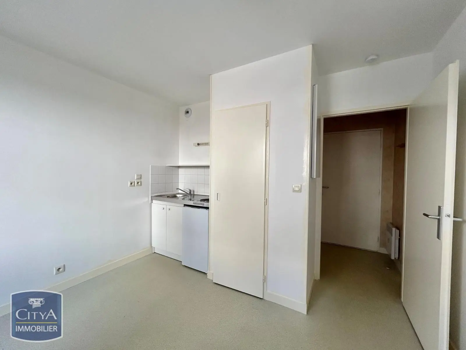 Photo 1 Appartement 1 pièce 18.2m²