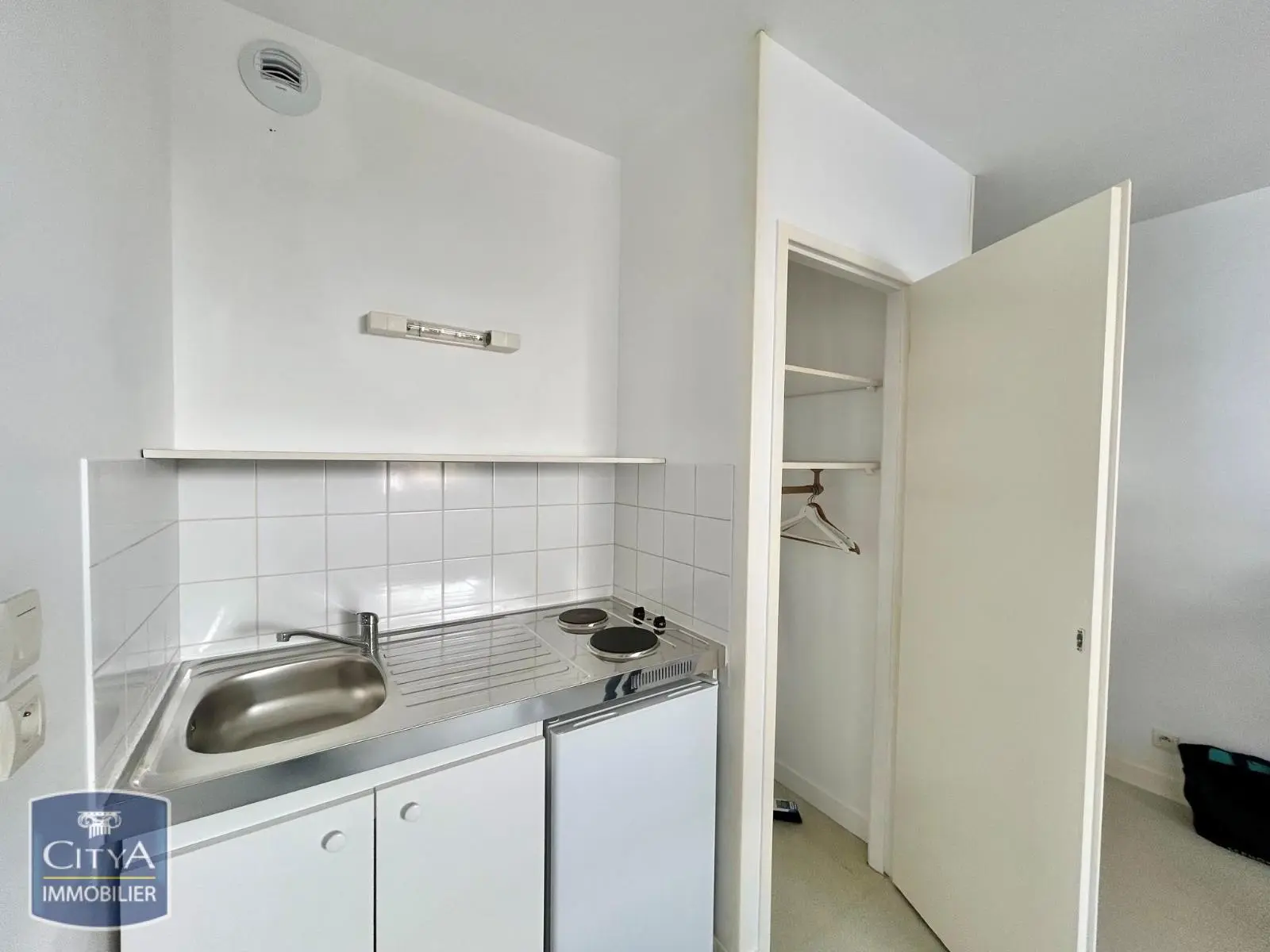 Photo 2 Appartement 1 pièce 18.2m²