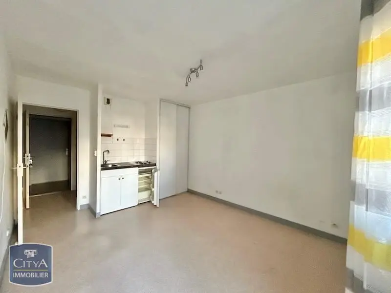 Photo 1 Appartement 1 pièce 19.58m²