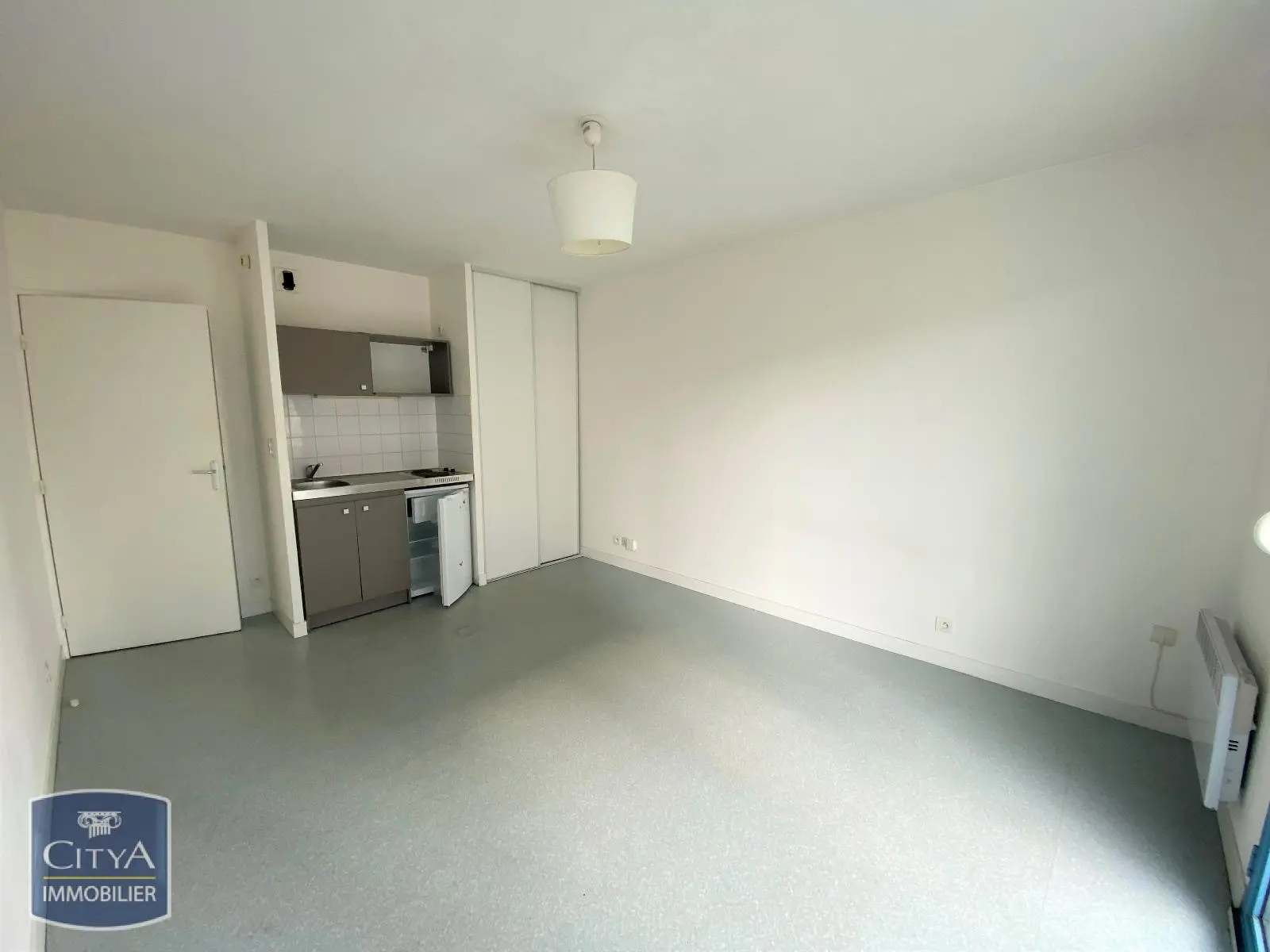 Photo 1 Appartement 1 pièce 21.77m²