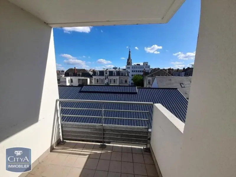 Photo 2 Appartement 1 pièce 27.3m²