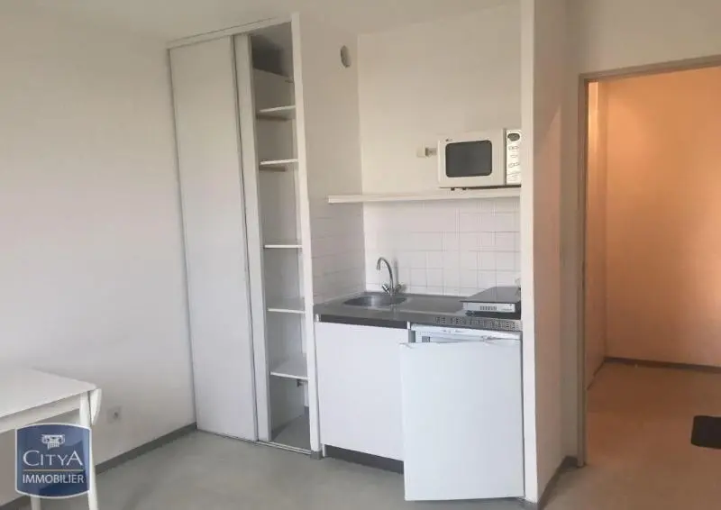 Photo 2 Appartement 1 pièce 18.03m²