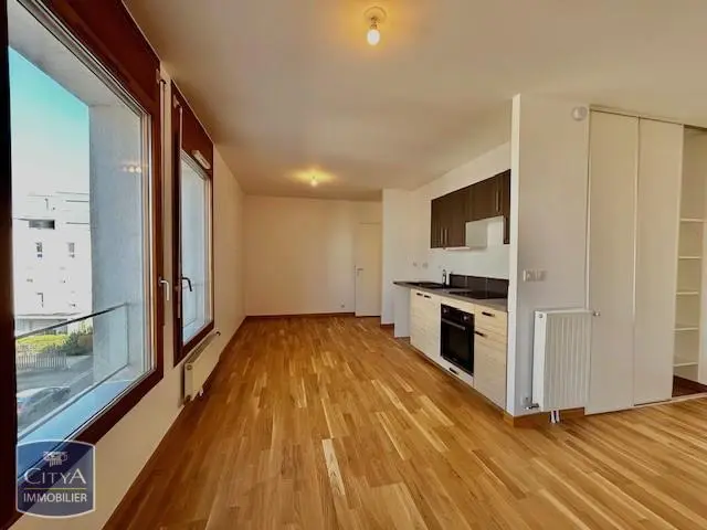 Photo 2 Appartement 1 pièce 32.8m²