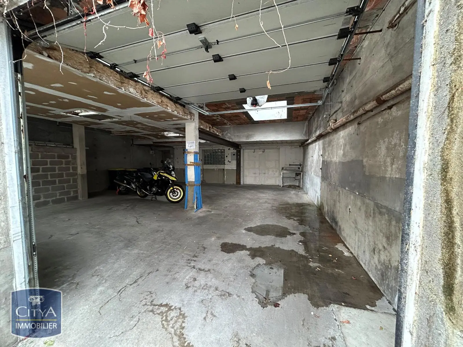 Photo 2 Parking