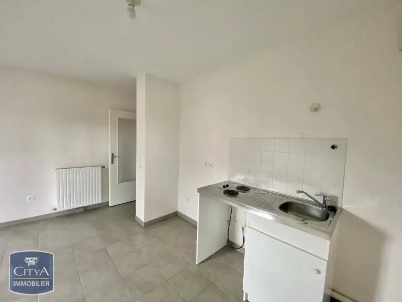 Photo 2 Appartement 1 pièce 28.41m²