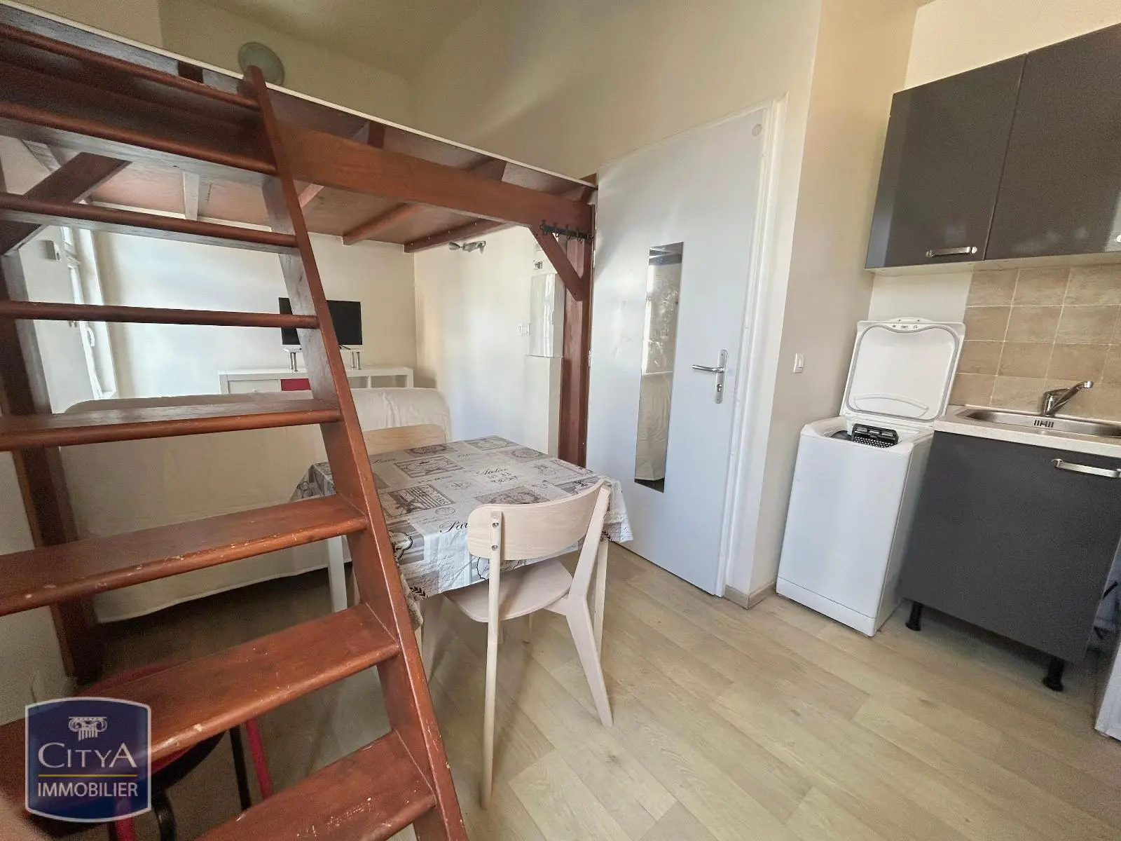 Photo 2 Appartement 1 pièce 15.51m²