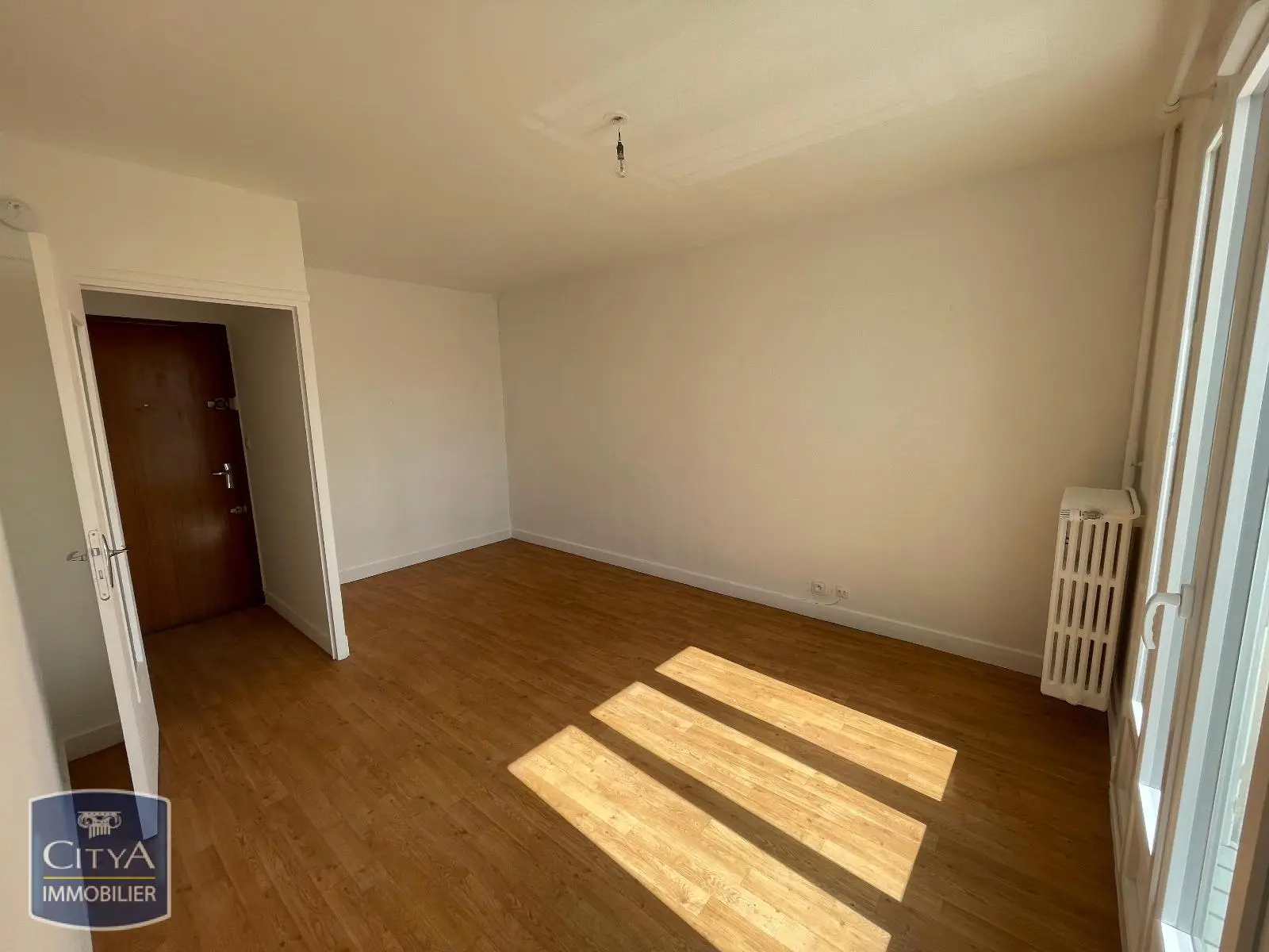 Photo 1 Appartement 1 pièce 24m²