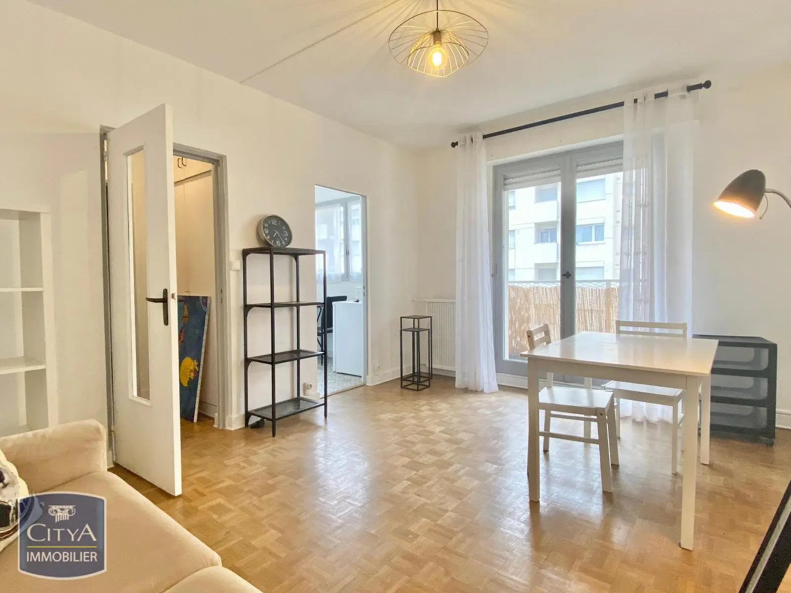 Photo 1 Appartement 1 pièce 28.1m²