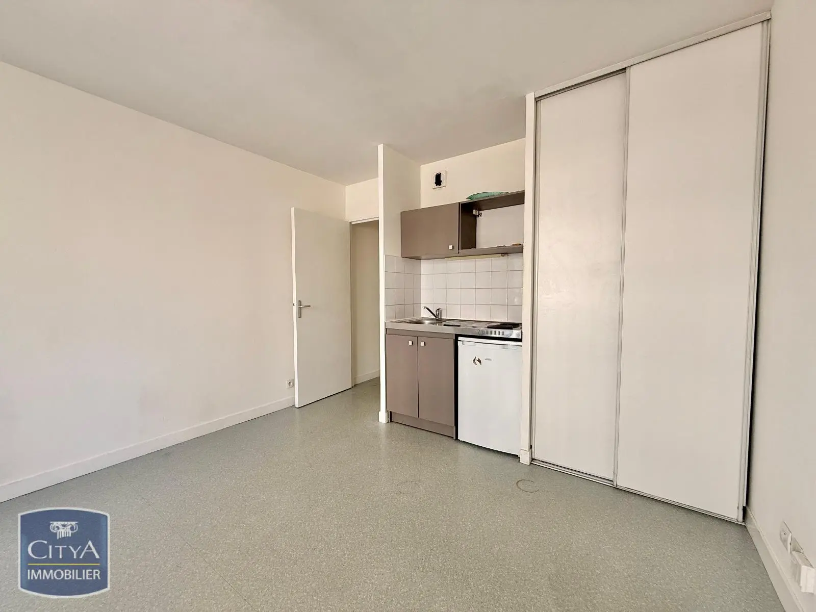 Photo 5 Appartement 1 pièce 21.77m²