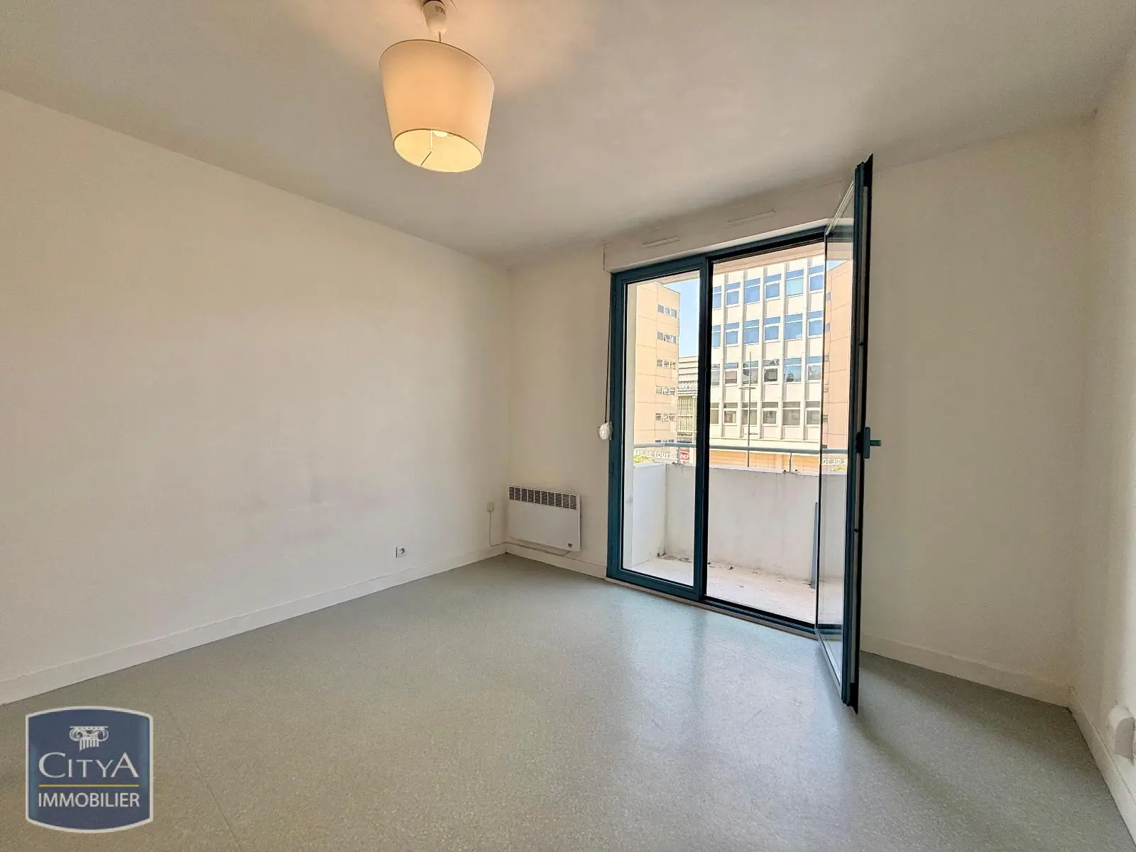 Photo 1 Appartement 1 pièce 21.77m²