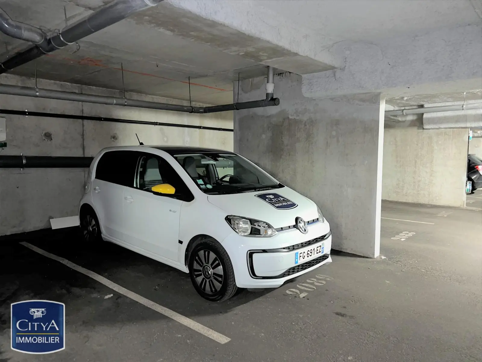 Photo 1 Parking