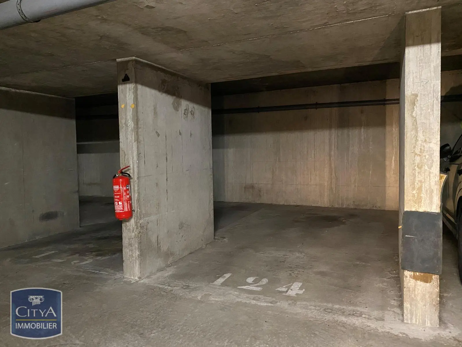 Photo 1 Parking