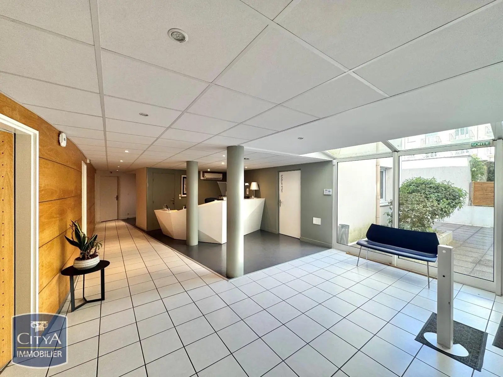 Photo 4 Local Professionnel 1 pièce 18.71m²