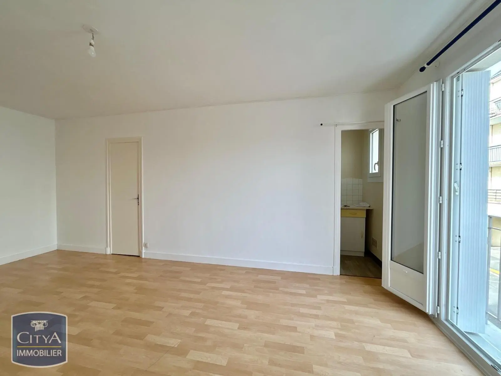 Photo 2 Appartement 1 pièce 25.96m²