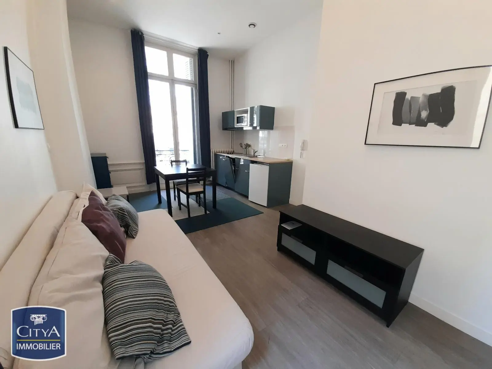 Photo 1 Appartement 1 pièce 25m²