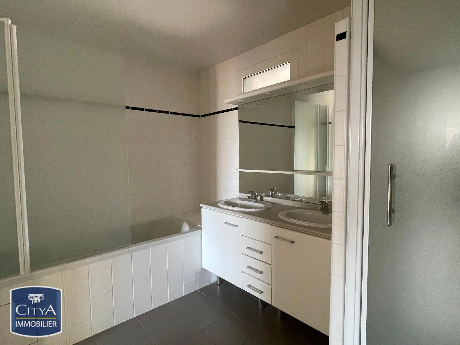 Photo 3 Appartement 4 pièces 107.14m²