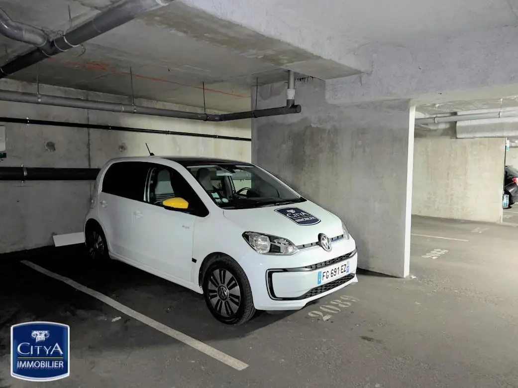 Photo 1 Parking