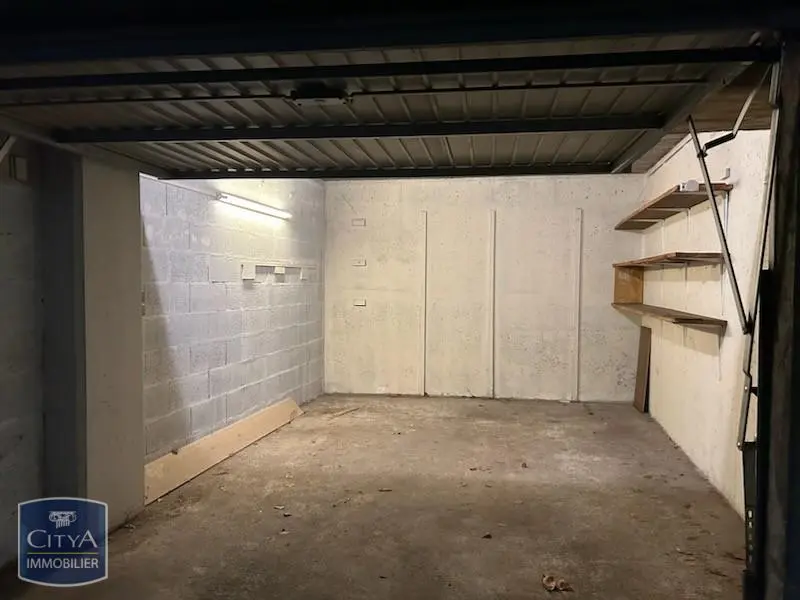 Photo 2 Parking