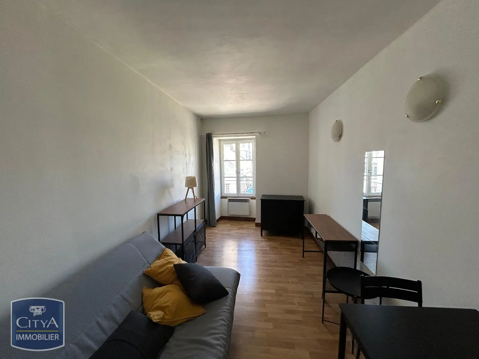 Photo 1 Appartement 1 pièce 18m²