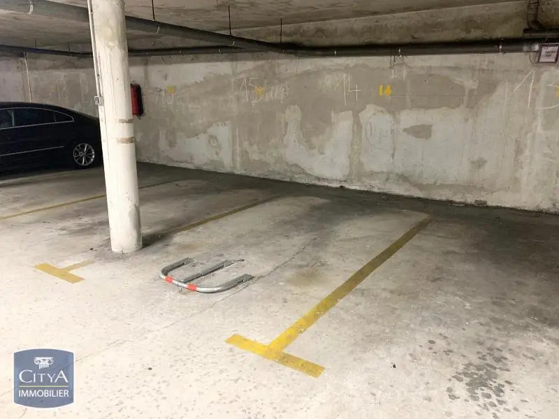 Photo 2 Parking