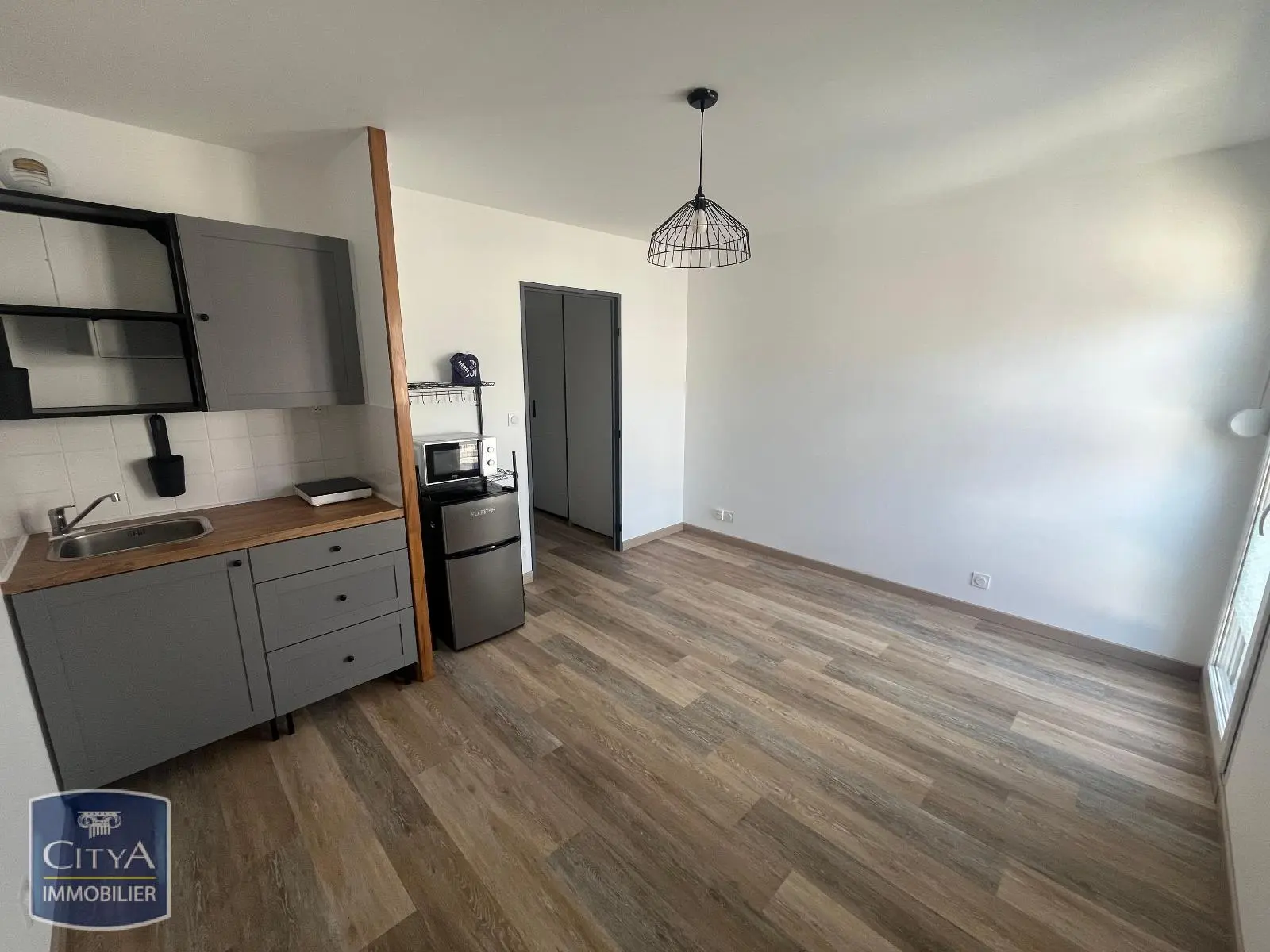 Photo 1 Appartement 1 pièce 19.55m²
