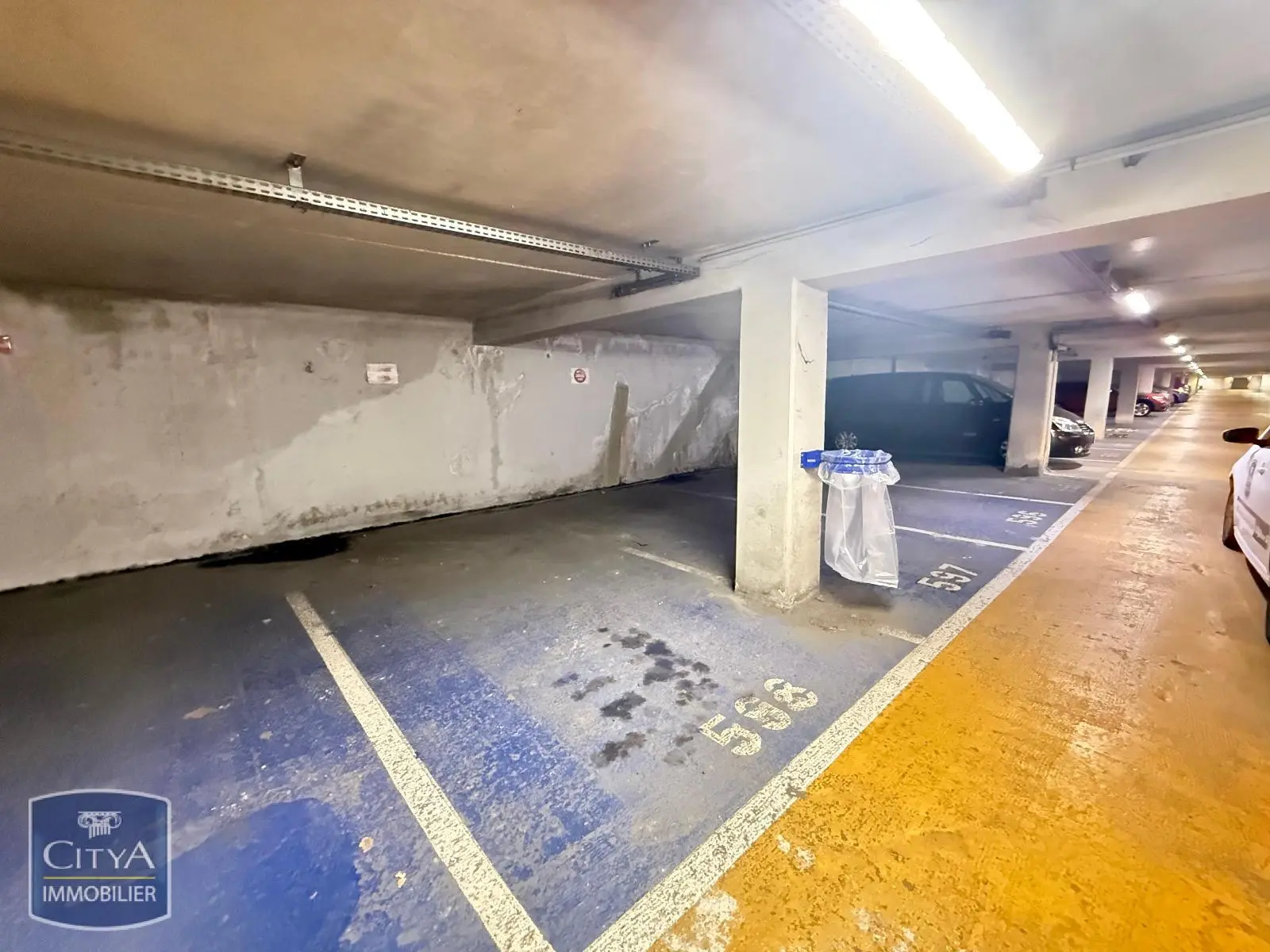 Photo 1 Parking