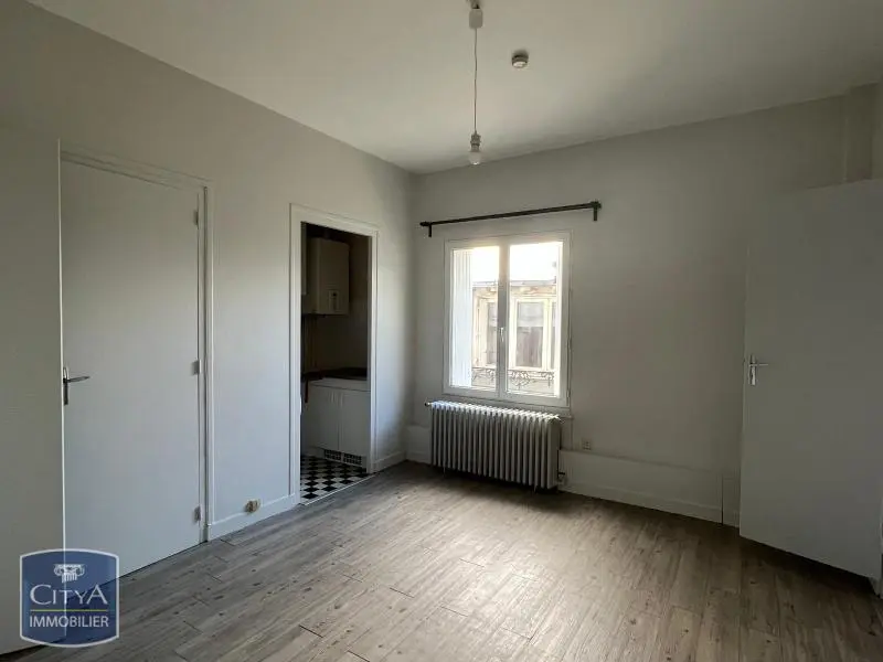 Photo 1 Appartement 1 pièce 19.43m²