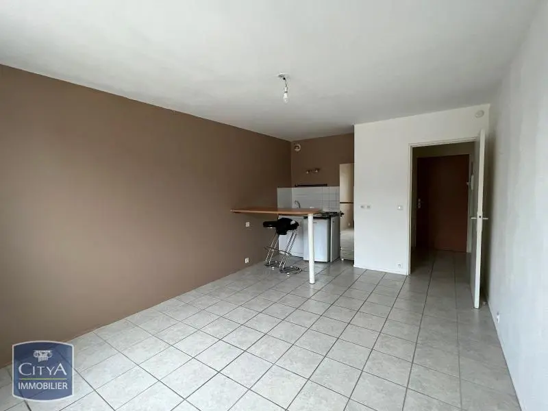 Photo 1 Appartement 1 pièce 23.78m²