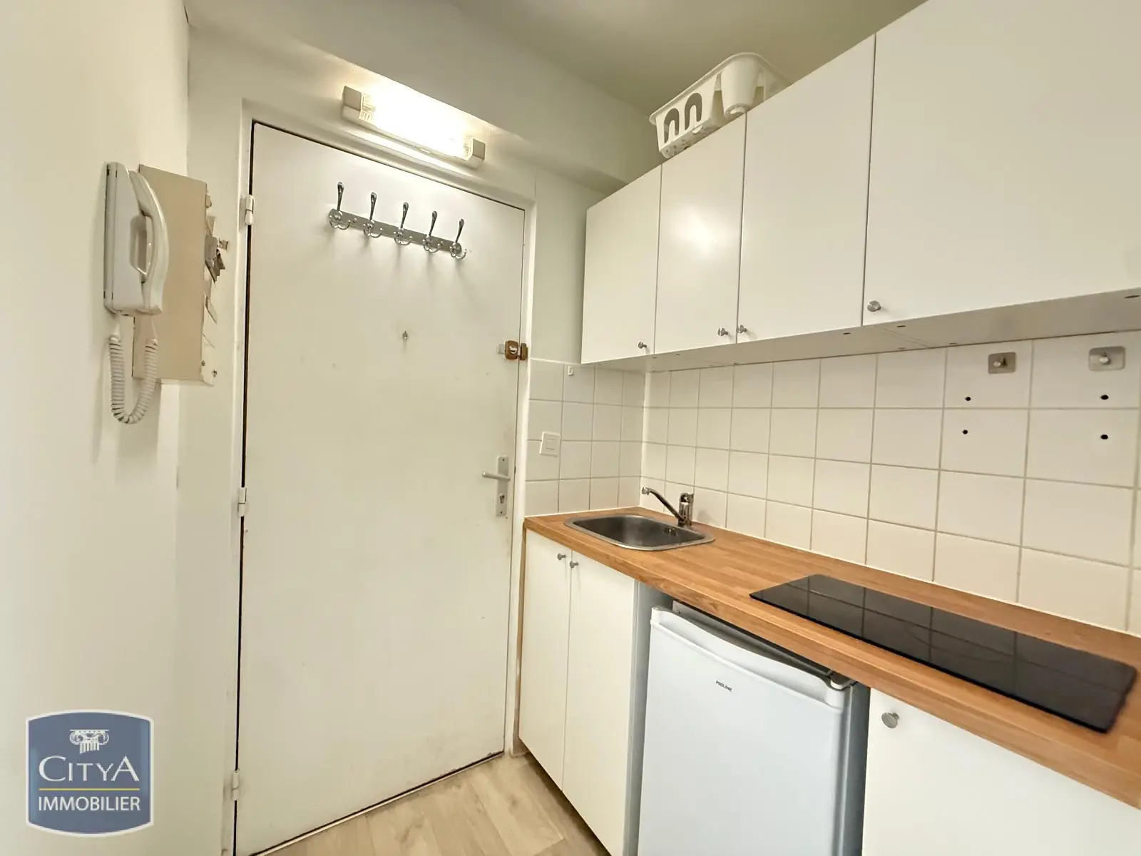 Photo 2 Appartement 1 pièce 13.6m²